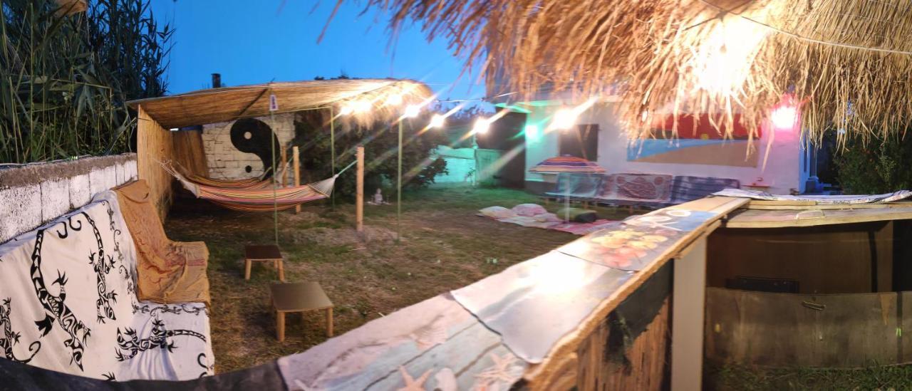 Pinegroove Hostel Vlora Vlorë Exterior foto